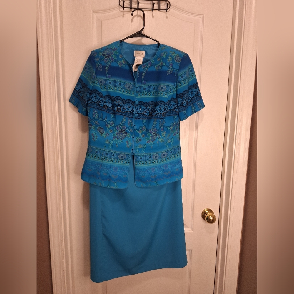 Koret Blue Floral Two-Piece Skirt Set - Picture 2 of 15